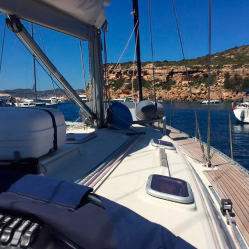 Disfruta de Ibiza navegando